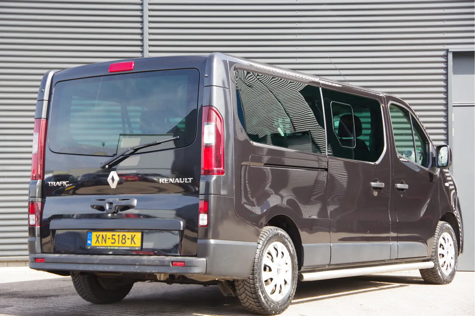 Renault Trafic Passenger 1.6 dCi 9-PERSOONS, KEYLESS, NAVI, CRUIS Zwart - 2