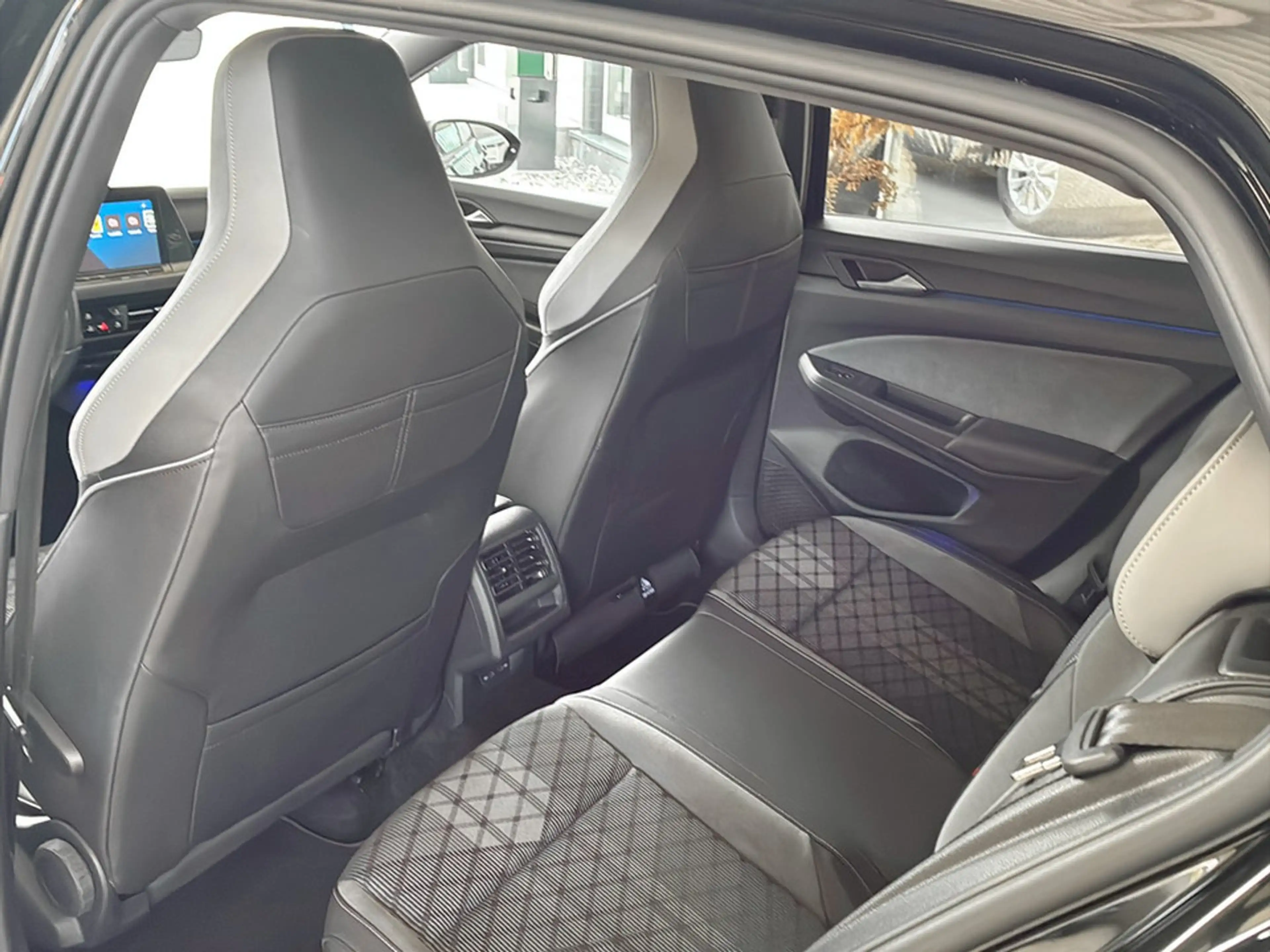 Volkswagen Golf R R-Line TSI — photo 11