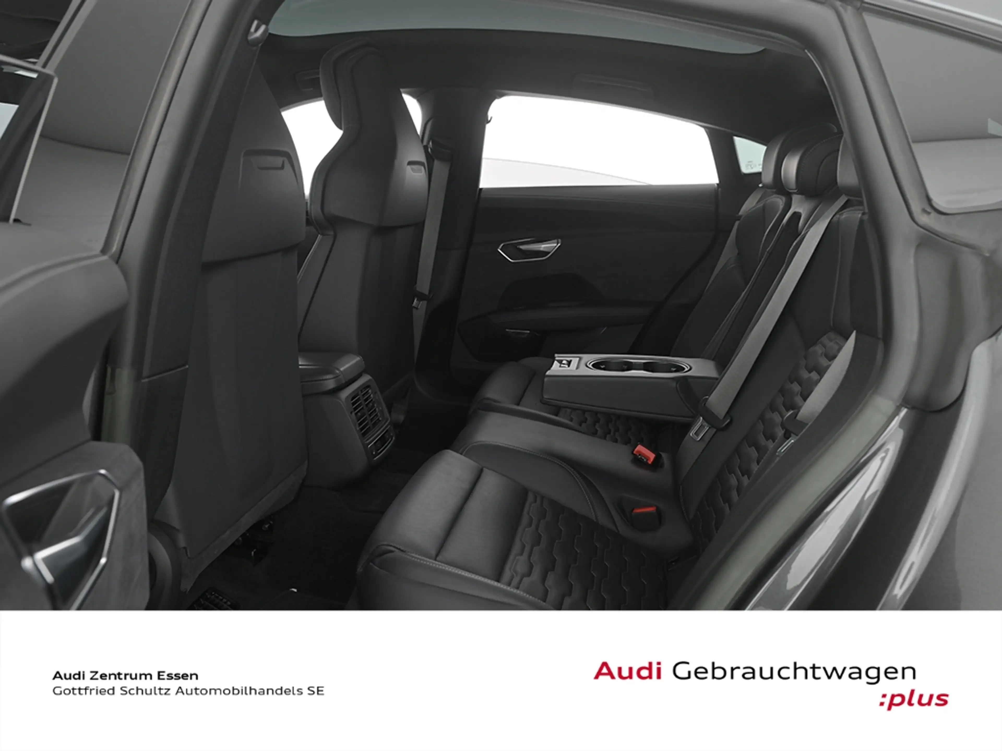 Audi e-tron — photo 12