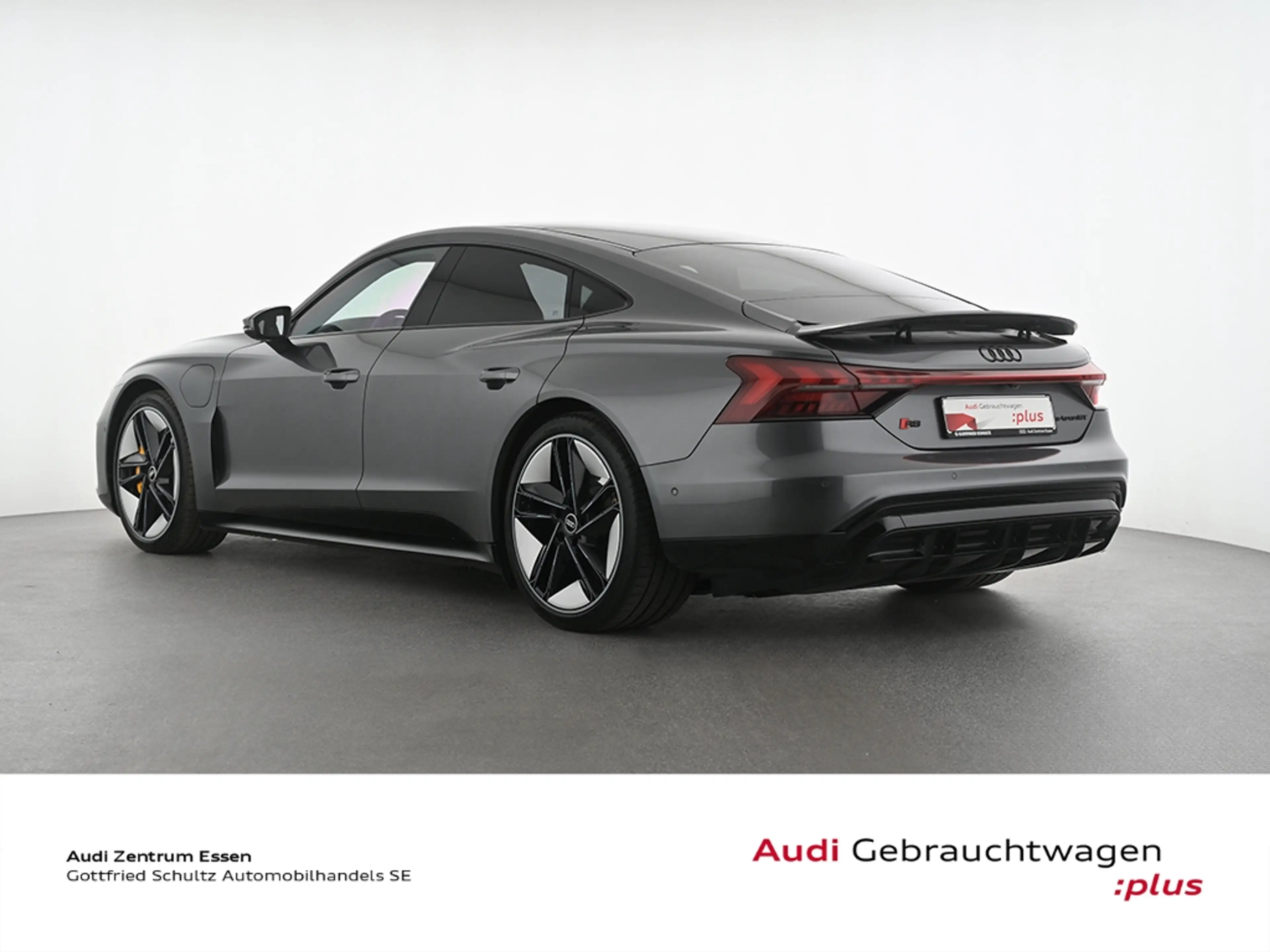 Audi e-tron — photo 2