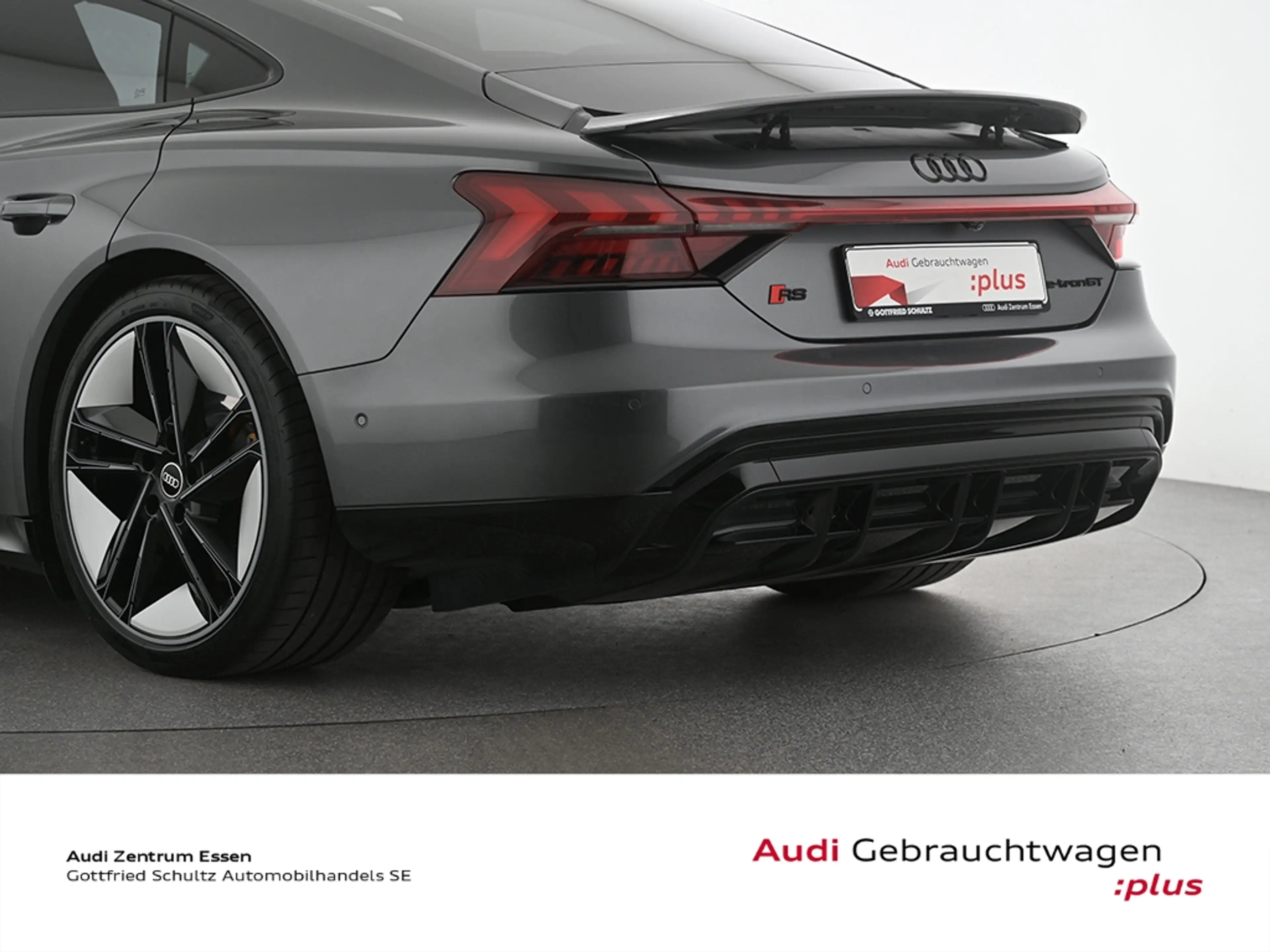 Audi e-tron — photo 7