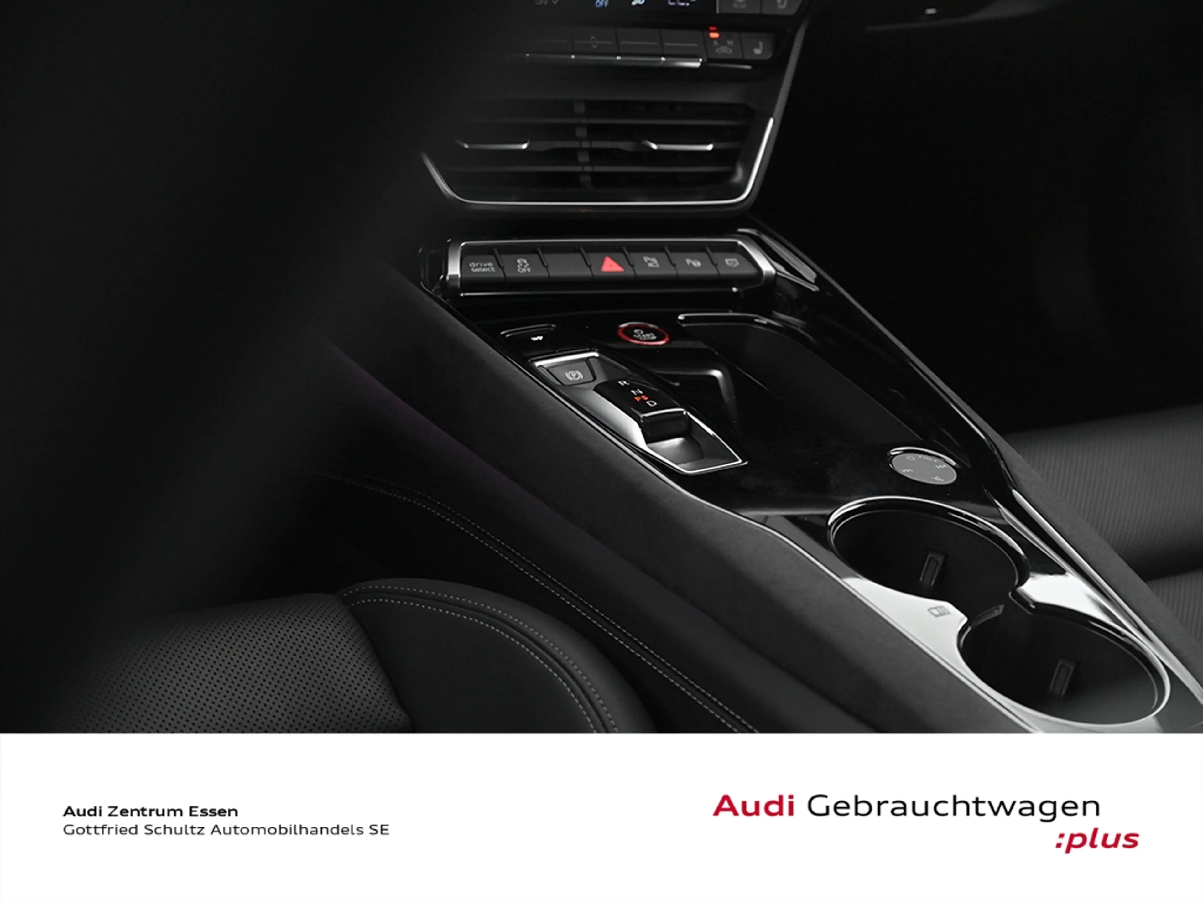 Audi e-tron — photo 15