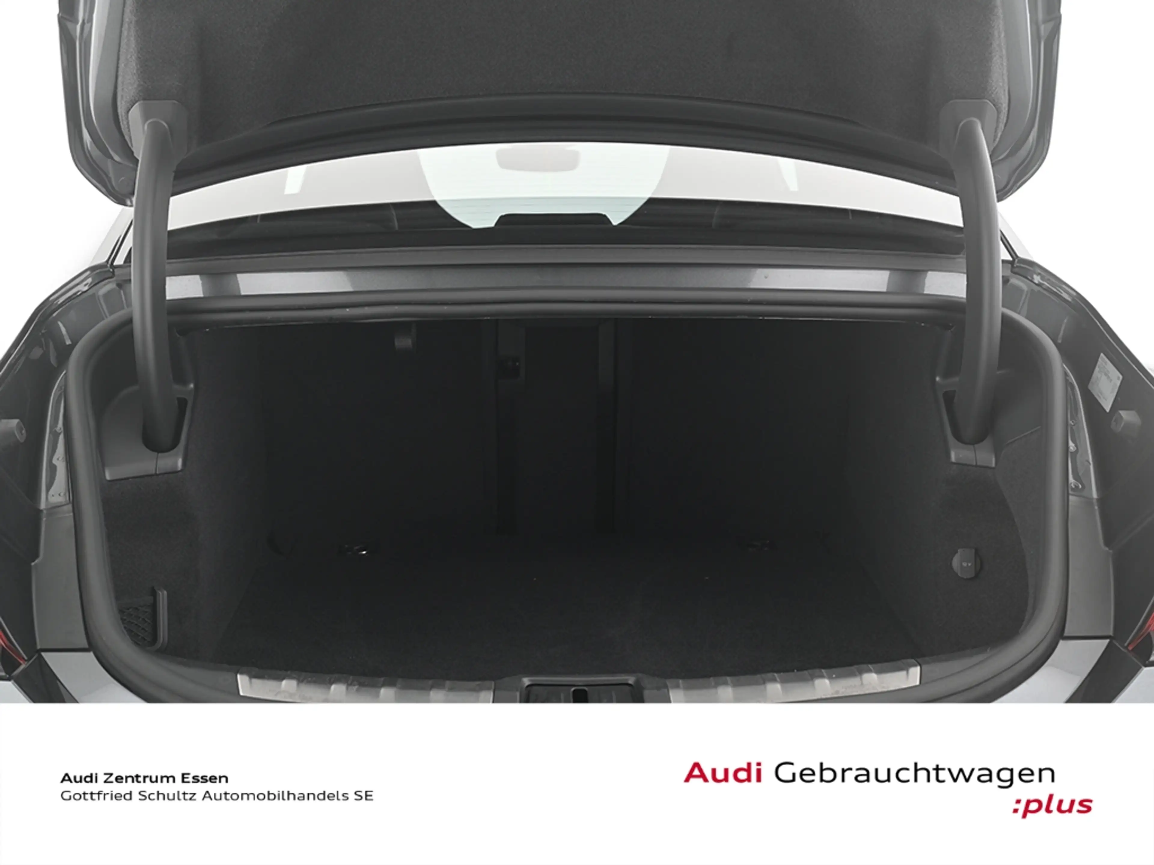 Audi e-tron — photo 9