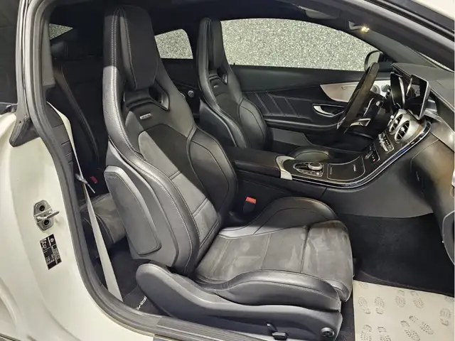 Mercedes-Benz C 63 Amg view 4