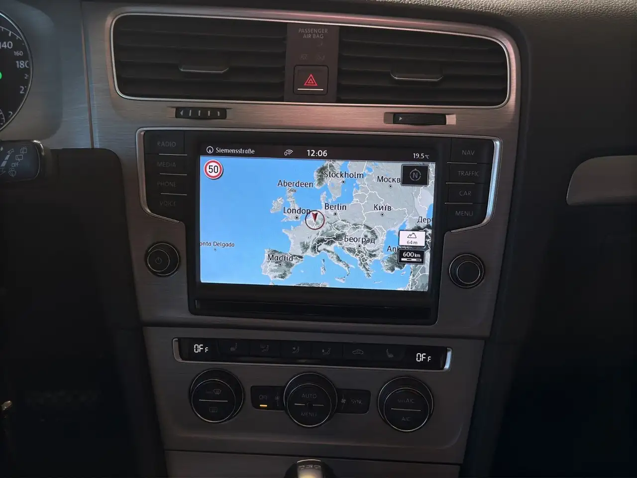 Volkswagen Golf Variant — photo 30 sur 45