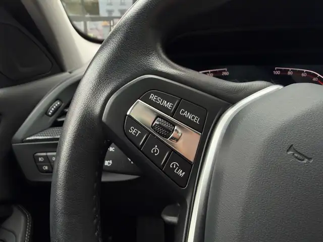 BMW 1 Series view 14