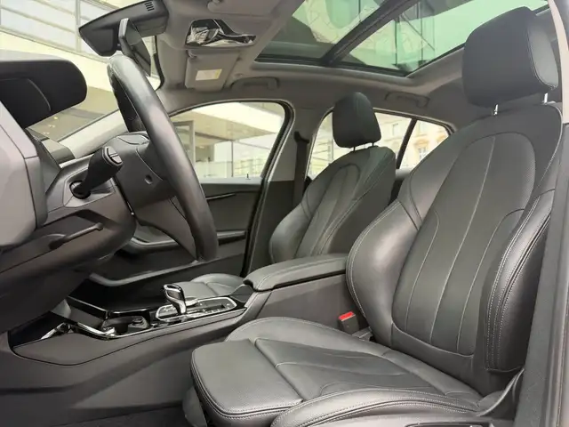 BMW 1 Series view 7