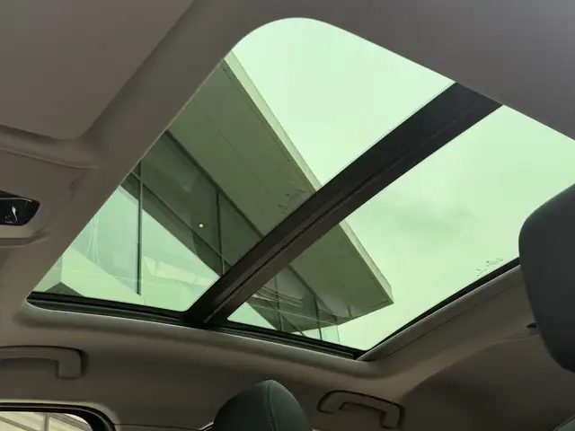 BMW 1 Series view 8
