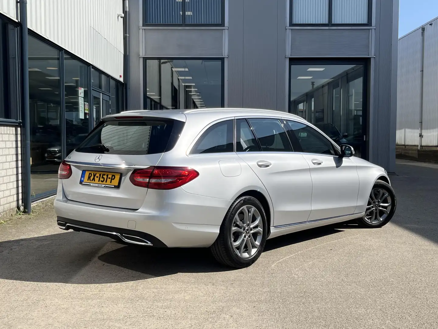 Mercedes-Benz C 180 Estate Business Solution | Navi/Clima/Cruise/17"/S Gris - 2