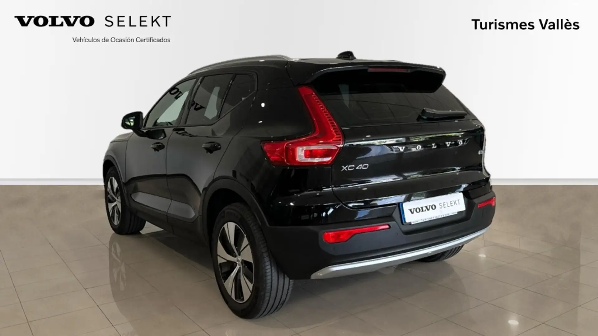 Volvo XC40 B3 Momentum Pro Aut. Nero - 2