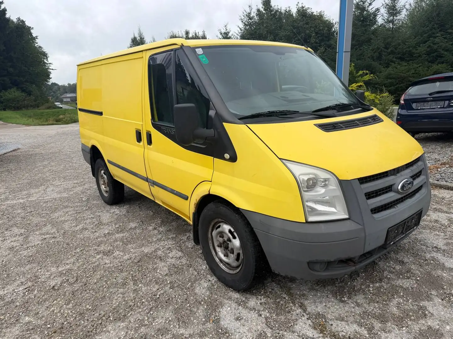 Ford Transit FT 330 Kasten Allrad; Anhängerkupplung; Gelb - 1