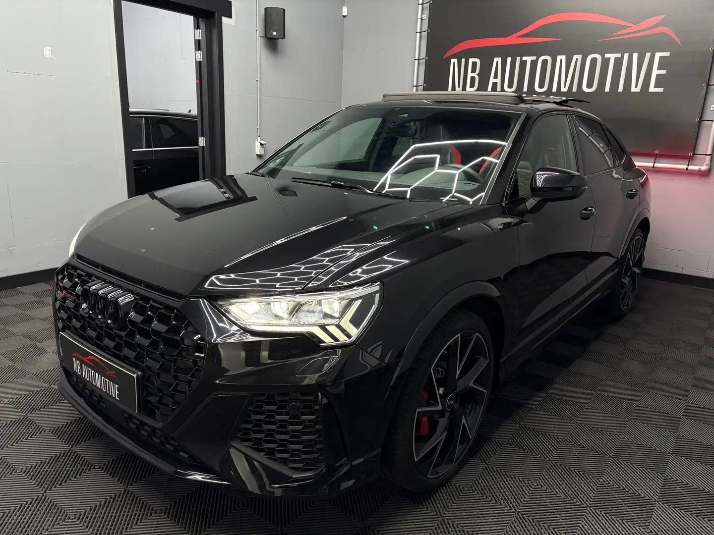 Audi RS Q3 RSQ3 2.5 TFSI Quattro PANO Schwarz - 1
