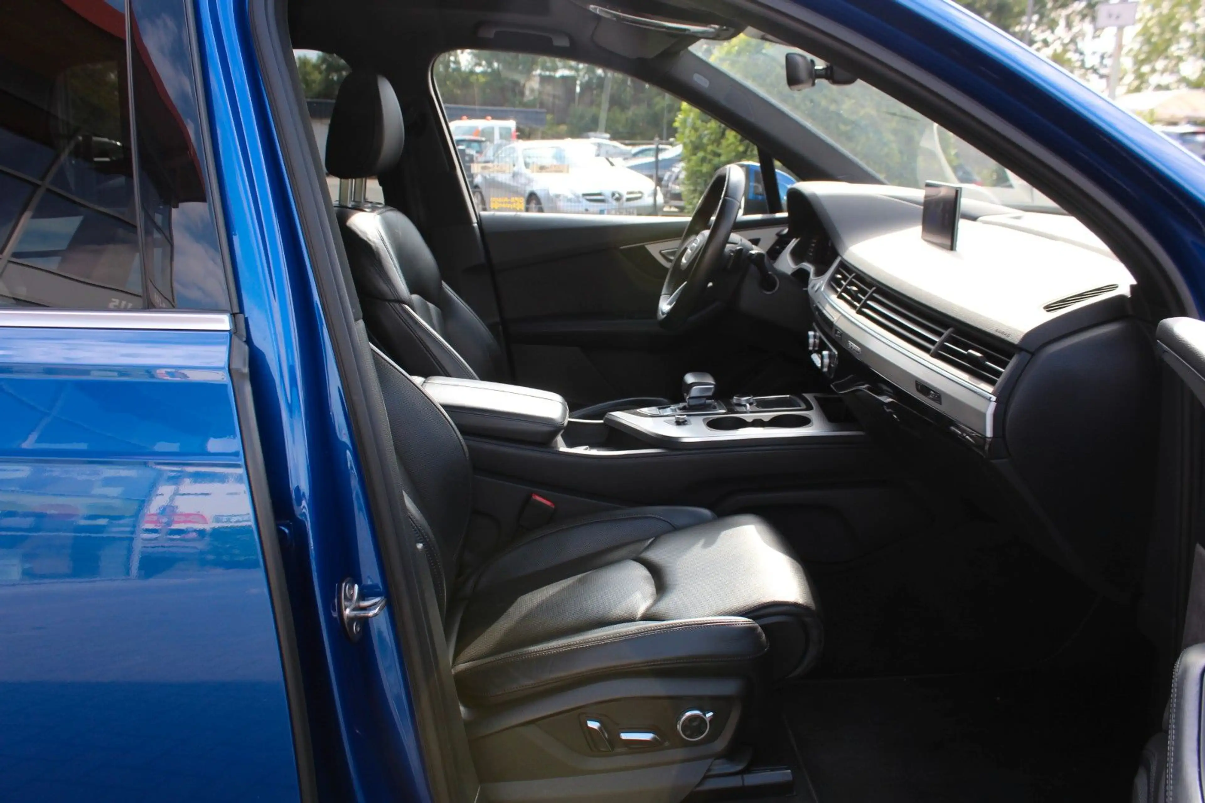Audi Q7 3.0 TDI quattro Pano Bose Luft AHK NP~104 T€ — photo 9