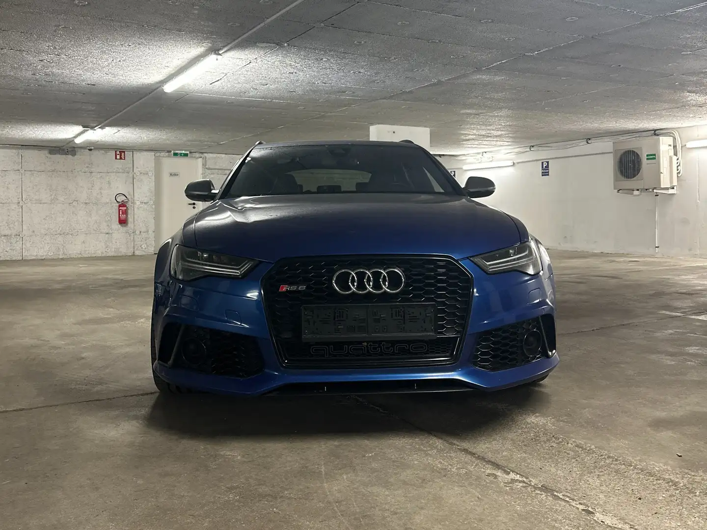 Audi RS6 4.0 TFSI quattro performance Blau - 2