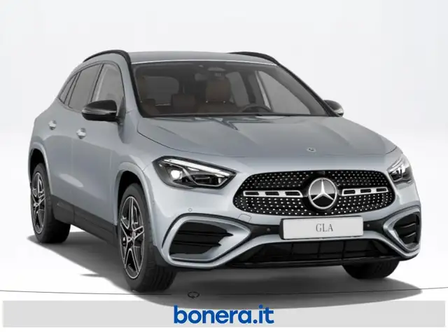 Mercedes-Benz Gla view 2