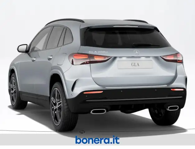 Mercedes-Benz Gla view 3