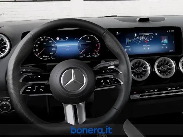 Mercedes-Benz Gla view 5