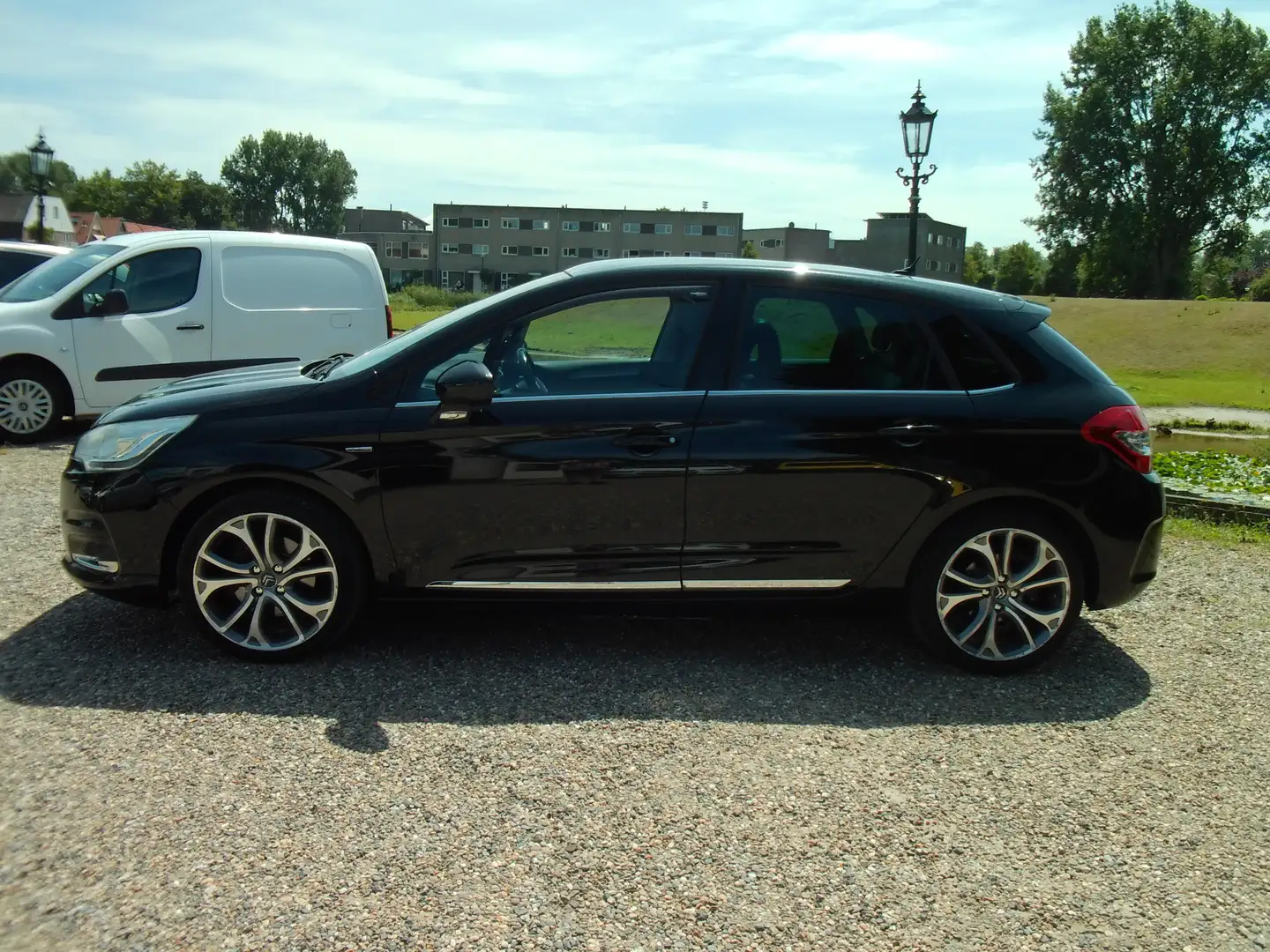 Citroen C4 1.6 THP Exclusive EGS autom - Airco - Leer - glasd Zwart - 2