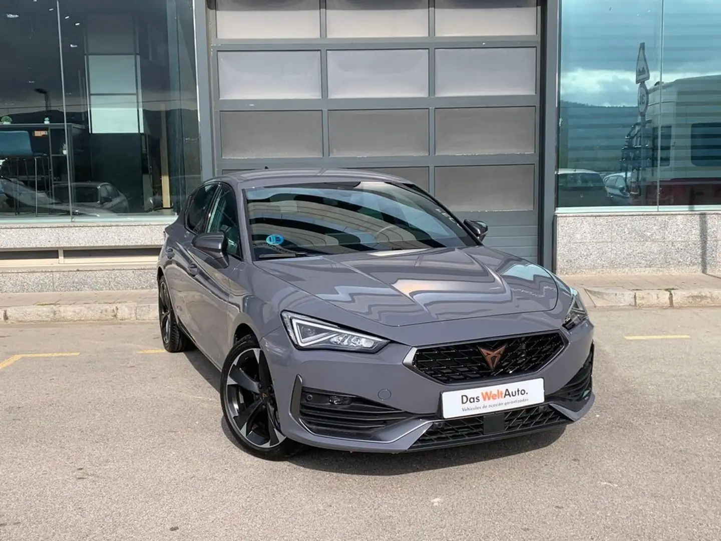 CUPRA Leon 1.5 eTSI 110kW (150CV) DSG Grau - 2