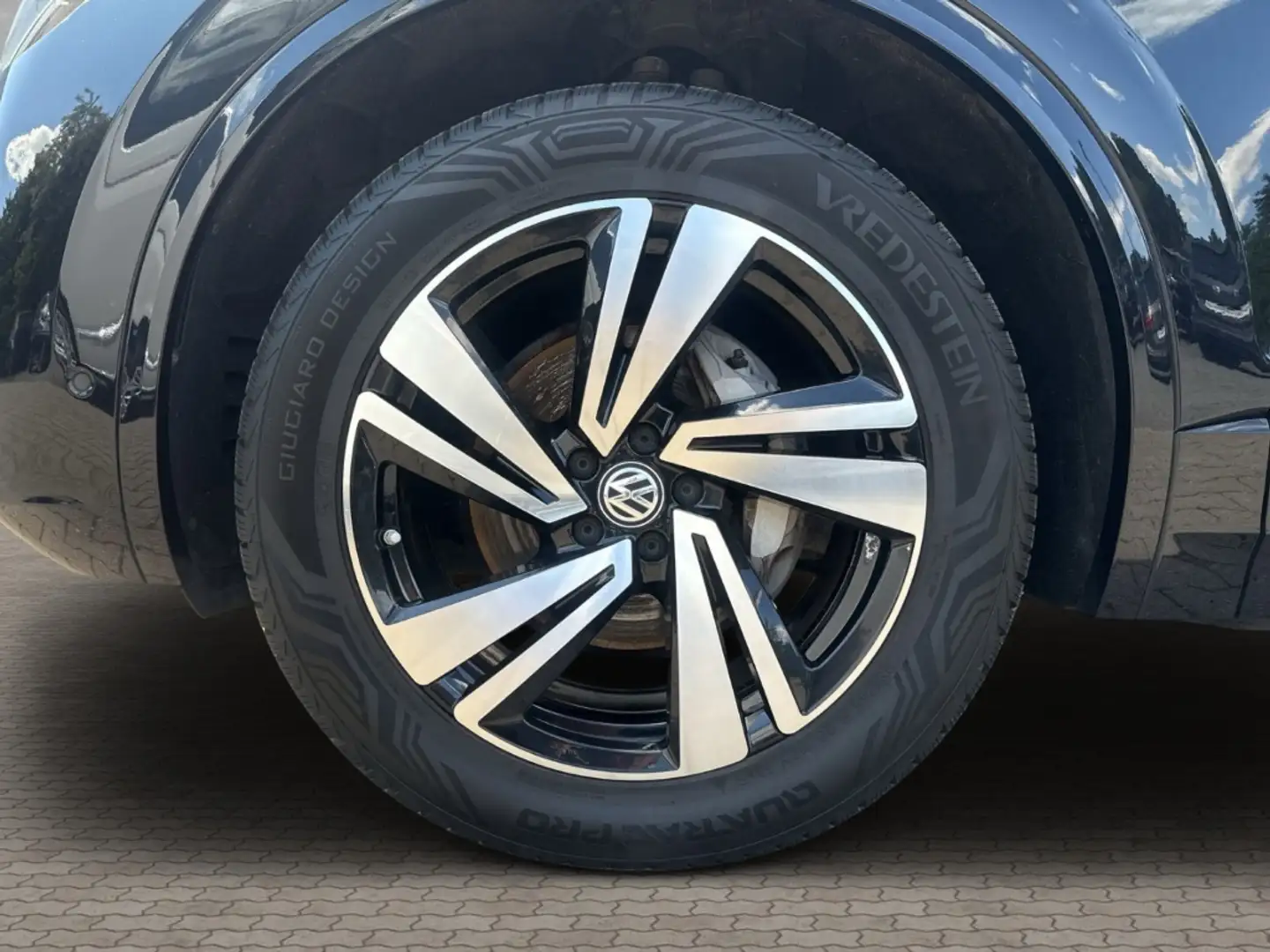 Volkswagen Touareg 4Motion 3.0 V6 TDI R-Line, Luftfederung, AHK Schwarz - 2