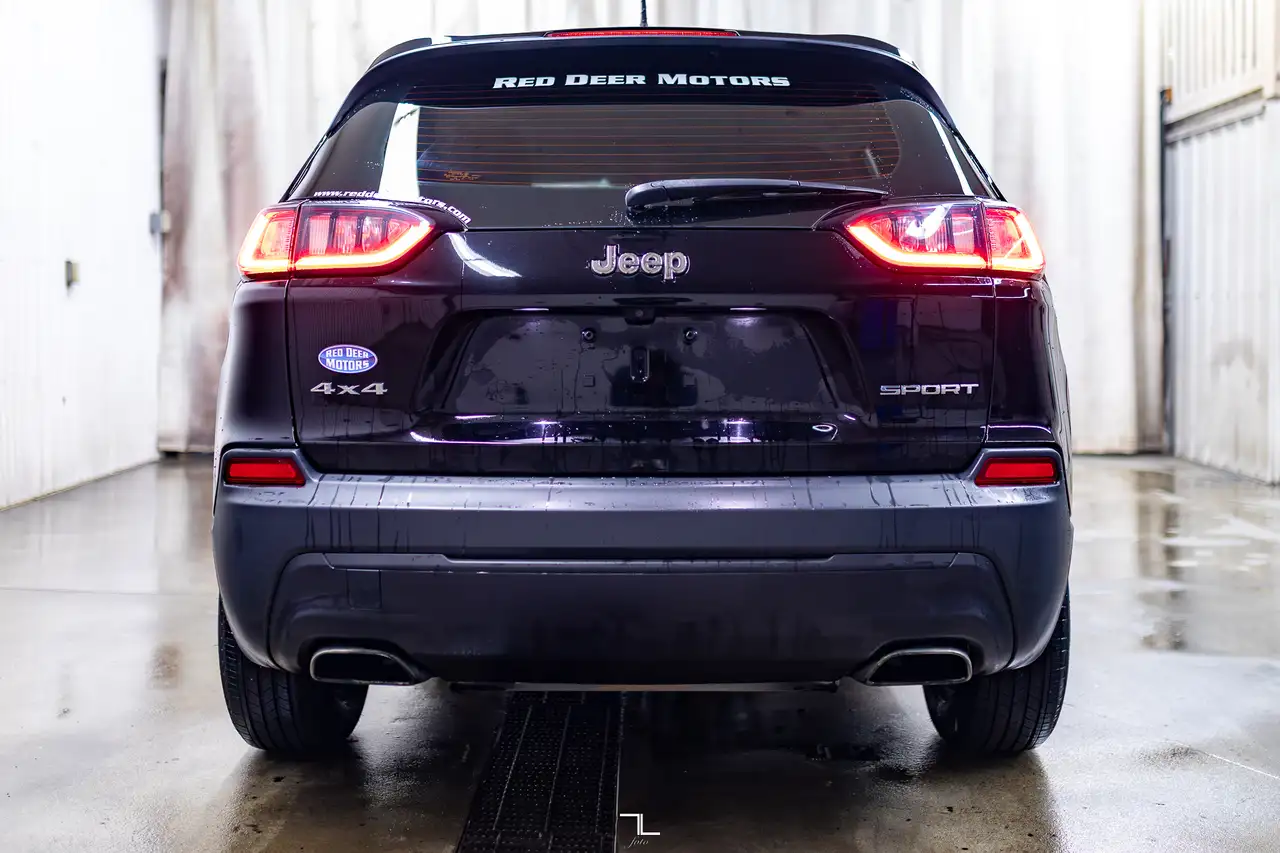 Jeep Cherokee снимка Jeep Cherokee