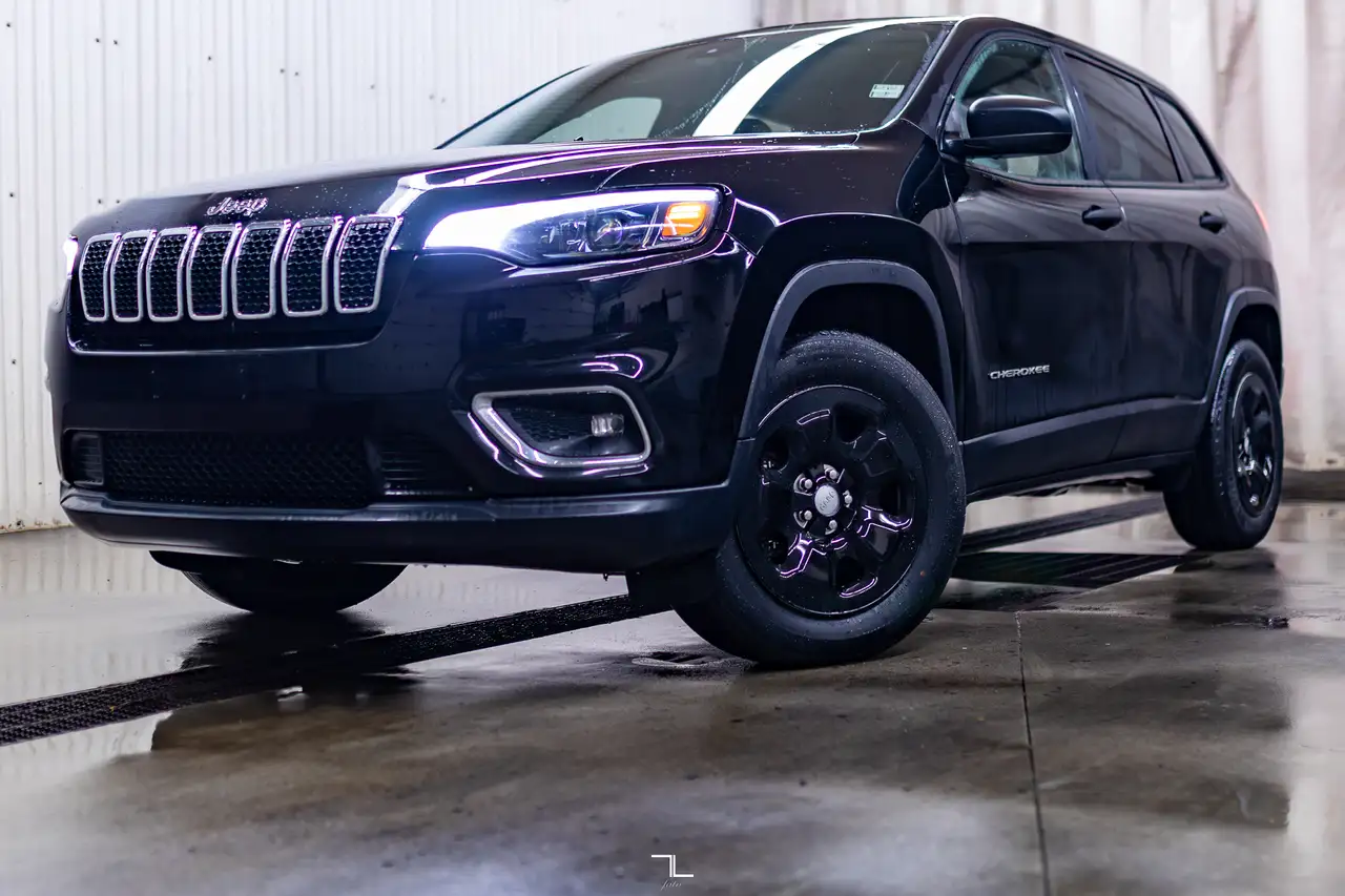 Jeep Cherokee снимка Jeep Cherokee