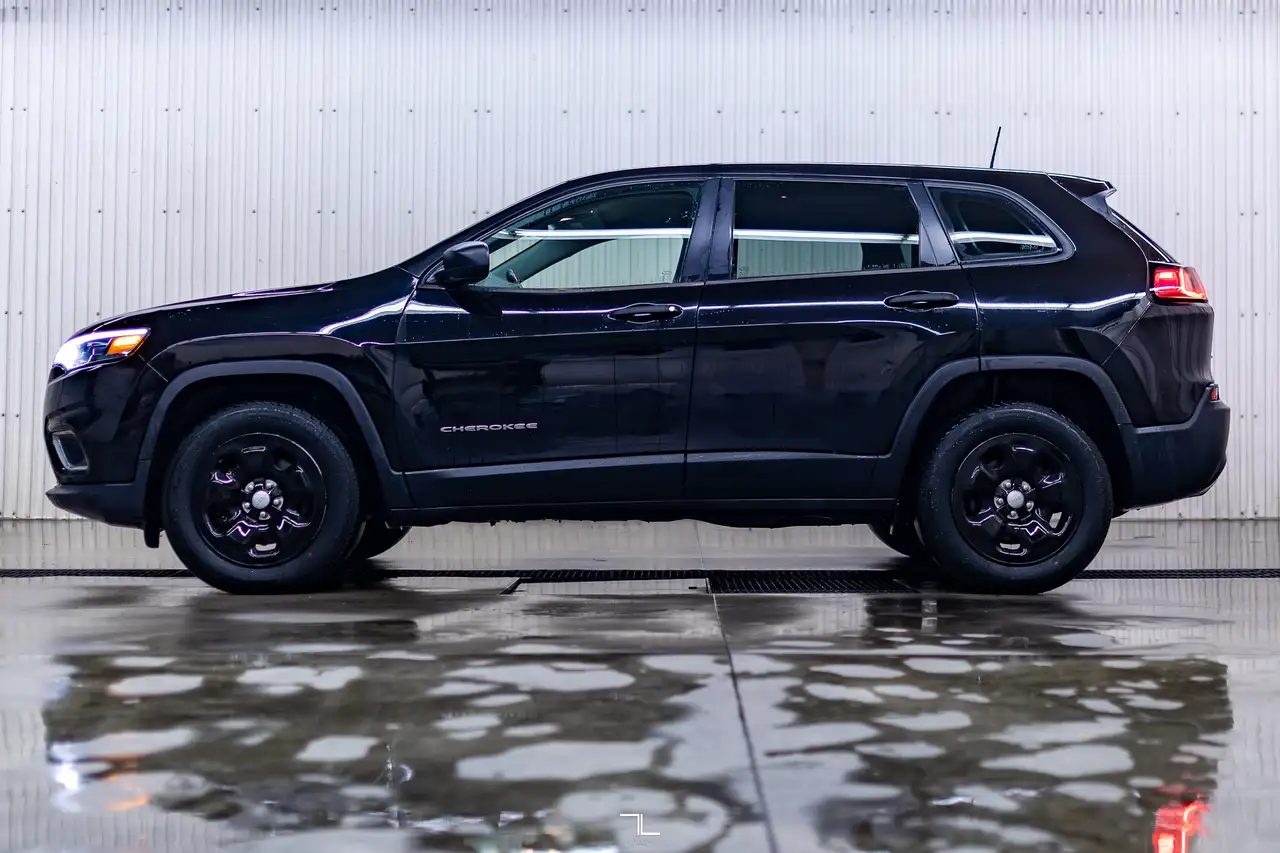 Jeep Cherokee снимка Jeep Cherokee