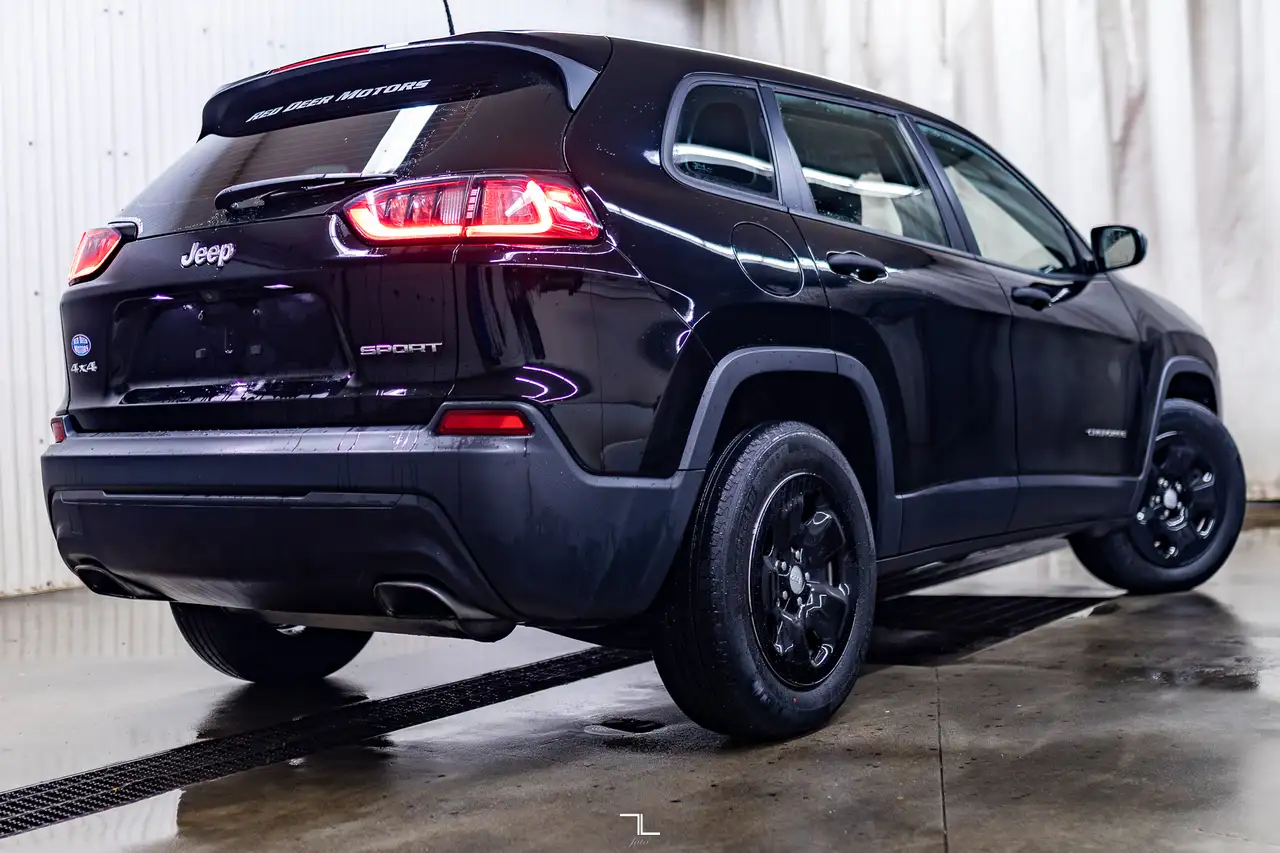 Jeep Cherokee снимка Jeep Cherokee