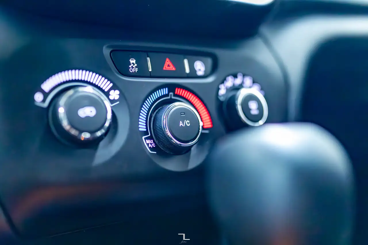 Jeep Cherokee снимка Jeep Cherokee