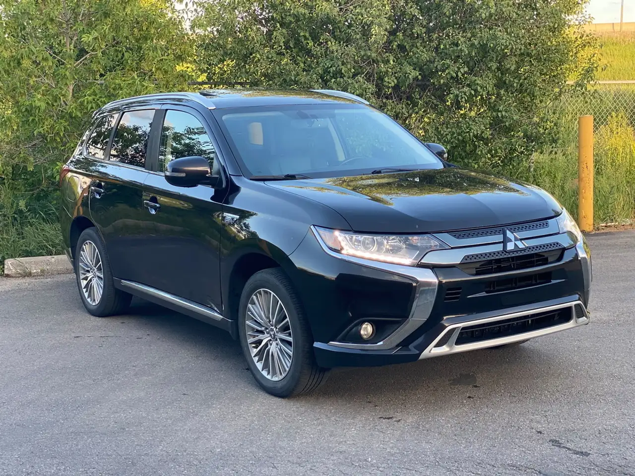 Mitsubishi Outlander photo Mitsubishi Outlander