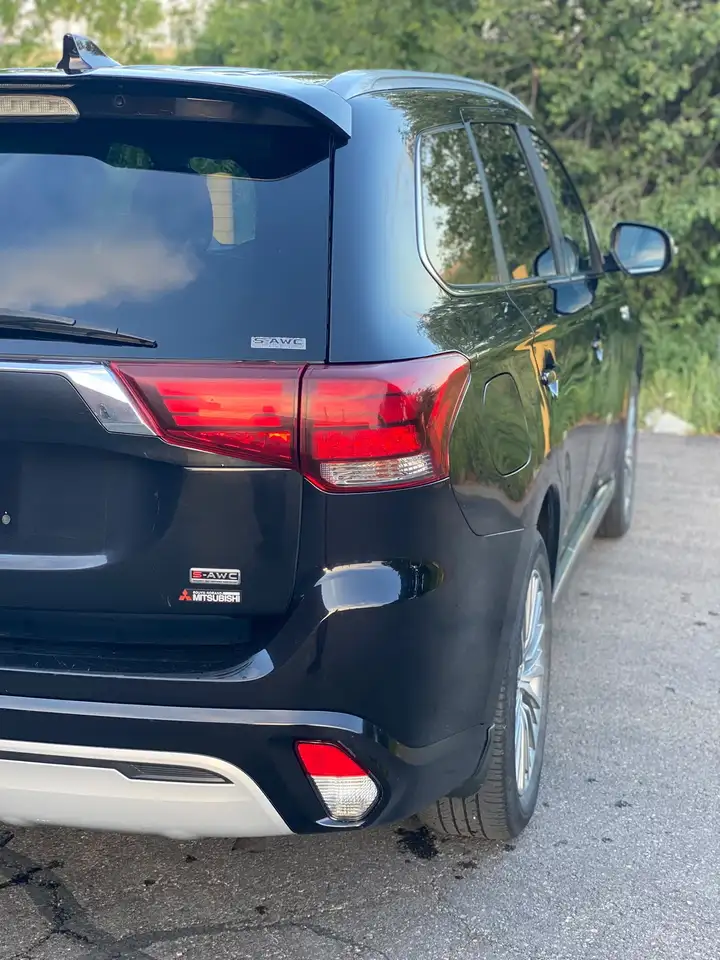 Mitsubishi Outlander photo Mitsubishi Outlander