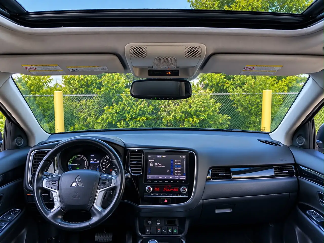 Mitsubishi Outlander photo Mitsubishi Outlander