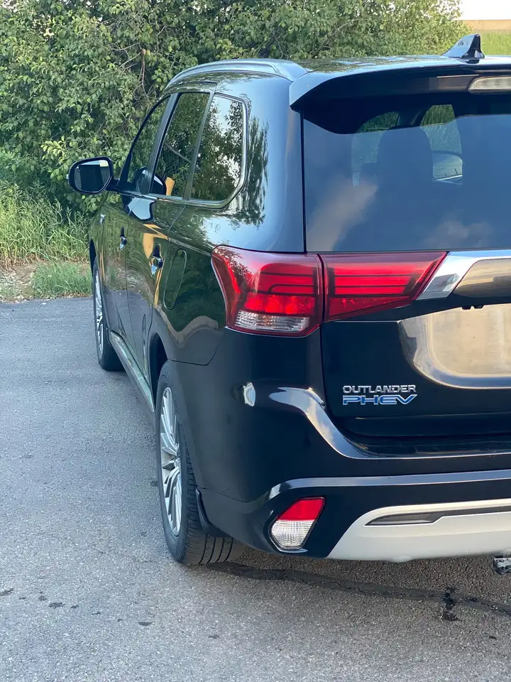 Mitsubishi Outlander photo Mitsubishi Outlander