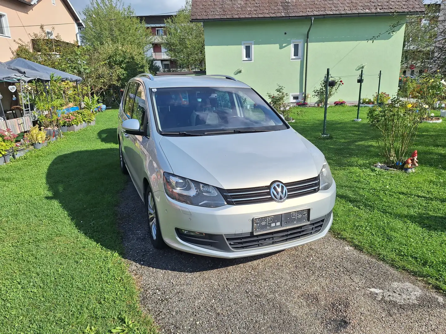 Volkswagen Sharan Sharan Highline BMT 2,0 TDI DPF DSG Highline Silber - 1