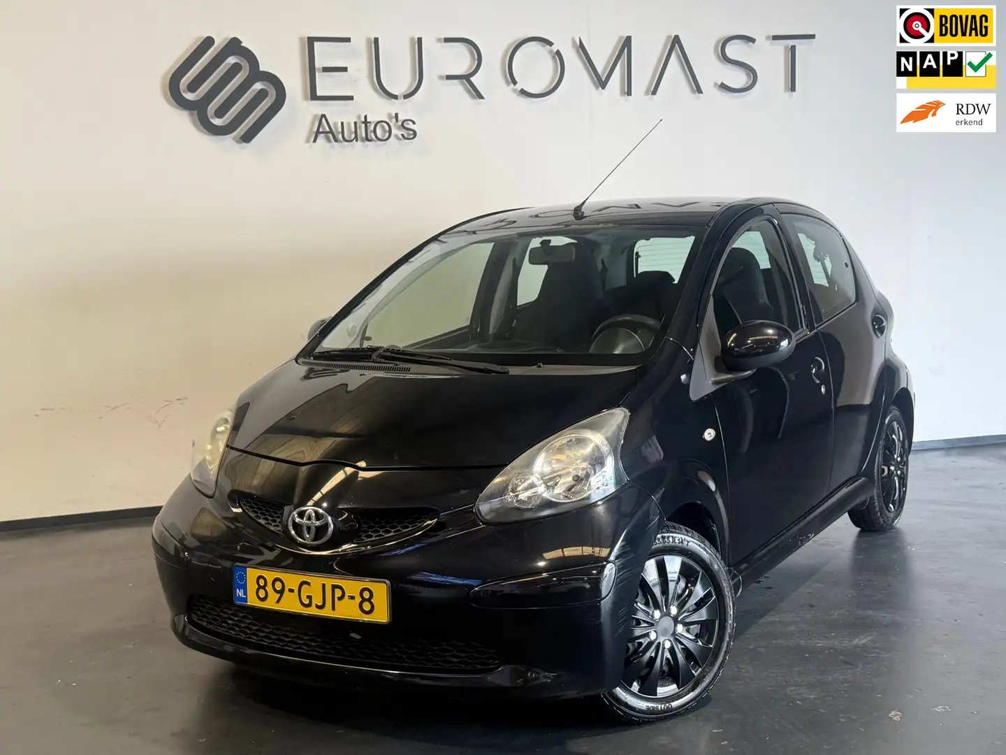 Toyota Aygo 1.0-12V + Airco Nap 5d Nieuwe Apk Zwart - 1