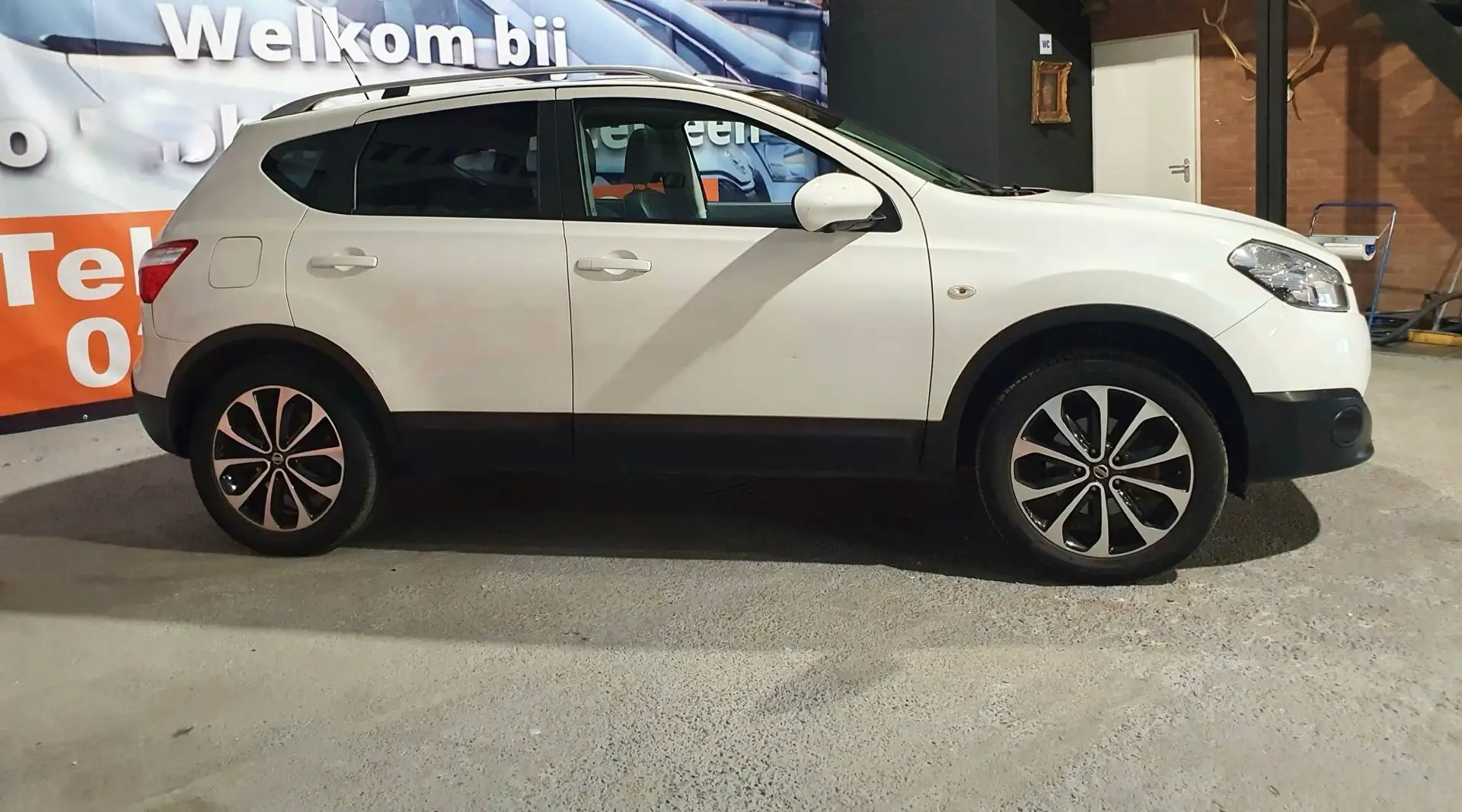 Nissan Qashqai 2.0 Connect Edition Wit - 2