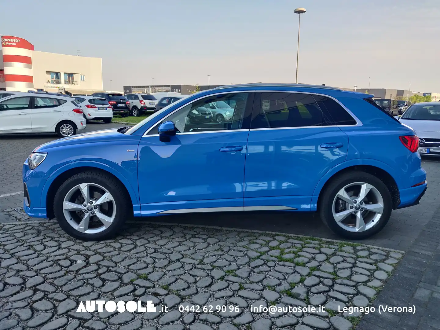 Audi Q3 2.0 TDI S-Line Edition S-Tronic Modrá - 2