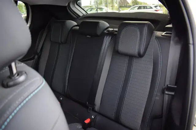 Peugeot E-208 view 6