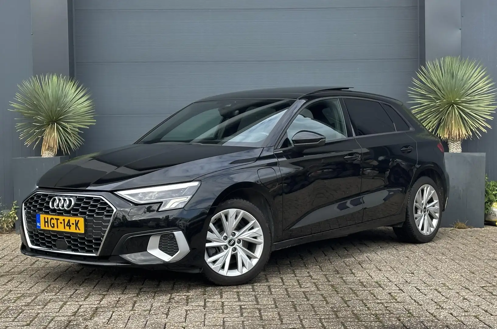 Audi A3 Sportback 40 TFSI e Pano/Matrix/Auto/Virtual Cockp Zwart - 2