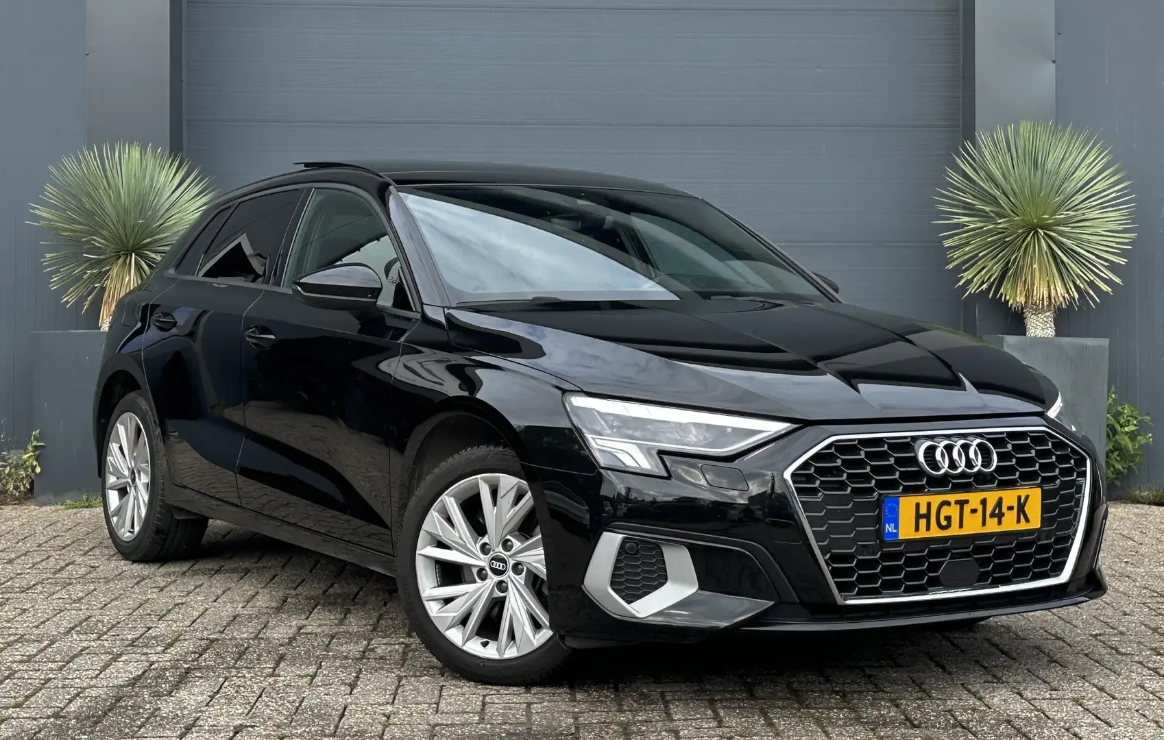 Audi A3 Sportback 40 TFSI e Pano/Matrix/Auto/Virtual Cockp Zwart - 1