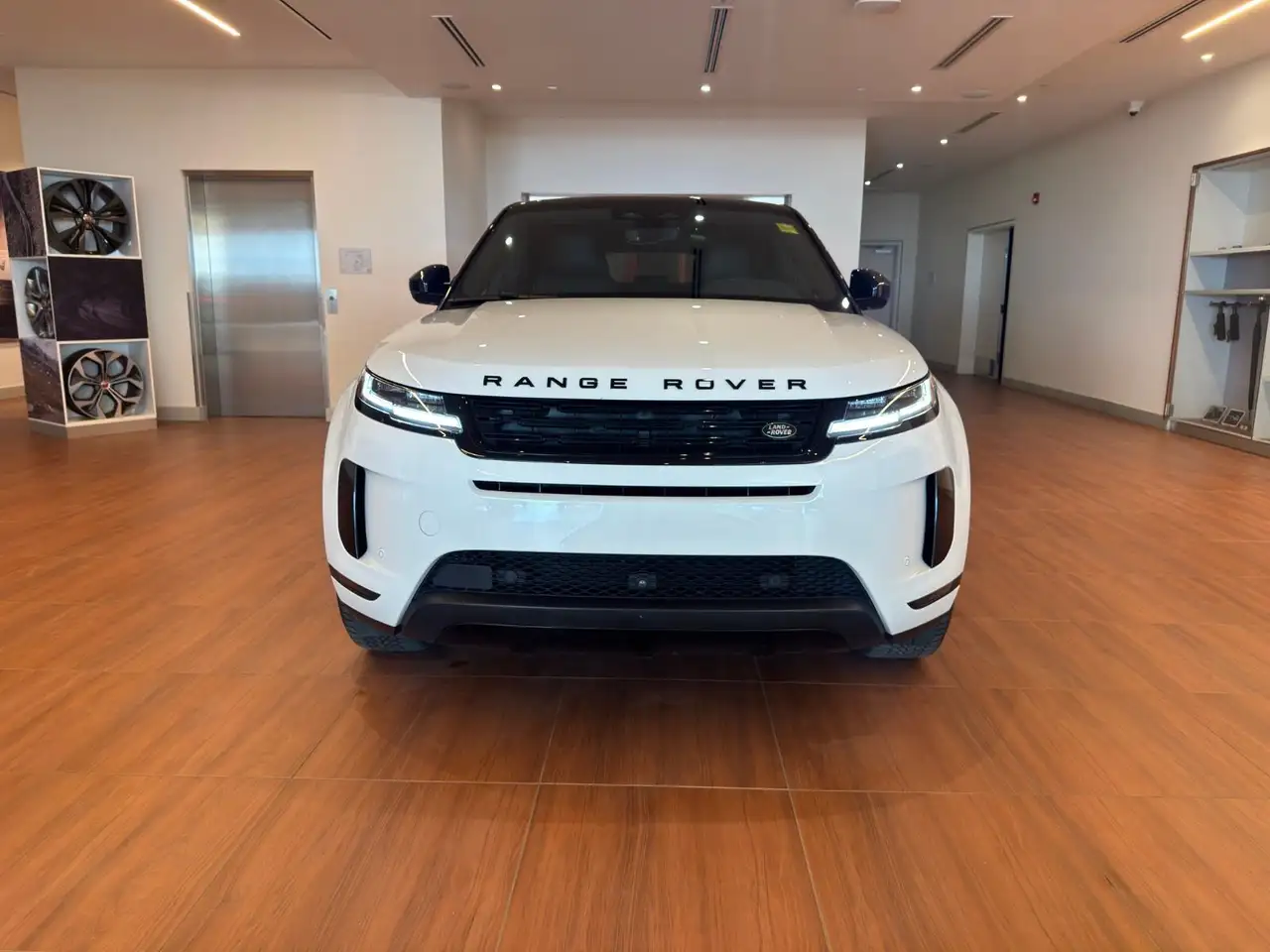 Land Rover Range Rover Evoque photo Land Rover Range Rover Evoque
