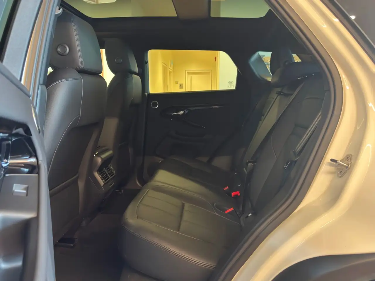 Land Rover Range Rover Evoque photo Land Rover Range Rover Evoque