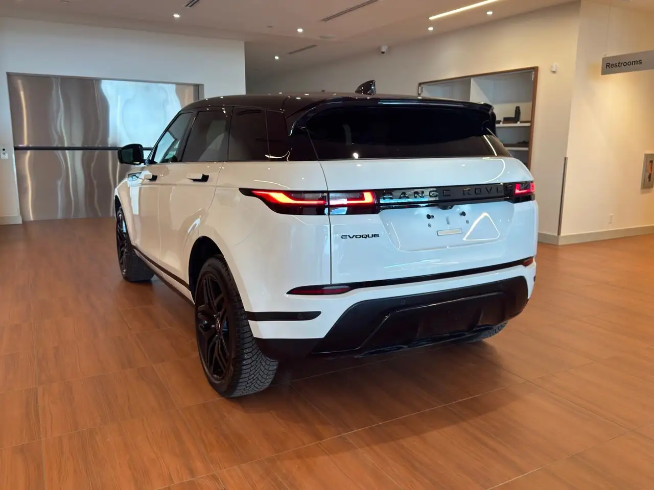 Land Rover Range Rover Evoque photo Land Rover Range Rover Evoque