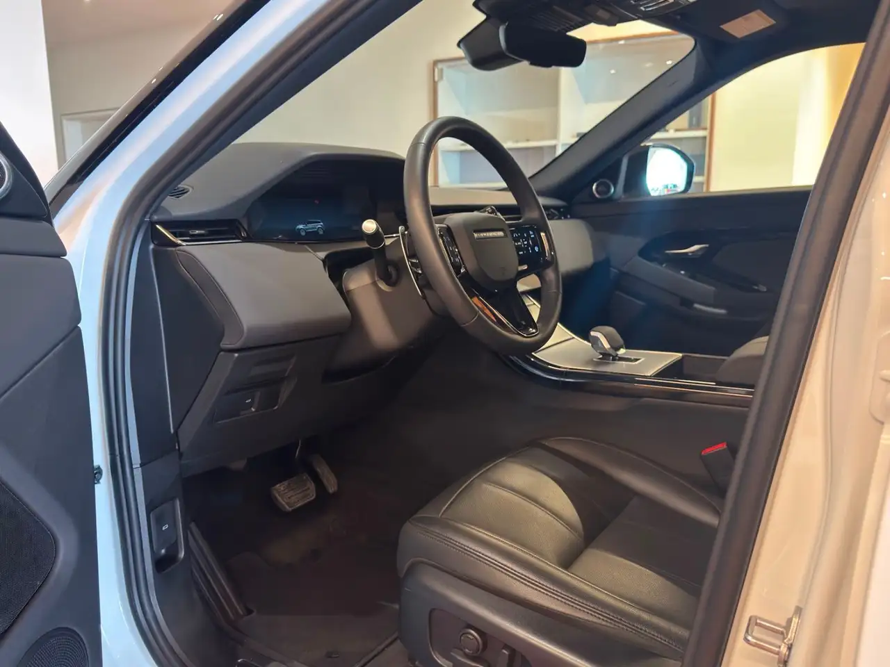 Land Rover Range Rover Evoque photo Land Rover Range Rover Evoque