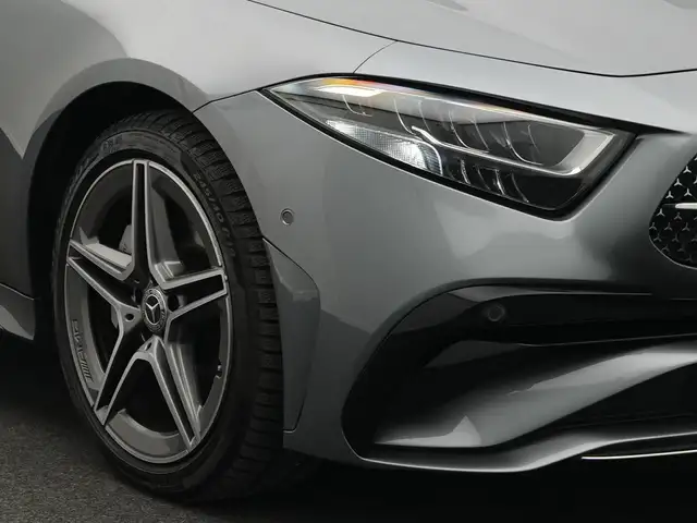 Mercedes-Benz CLS view 9