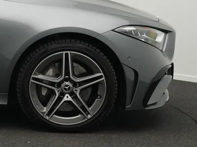 Mercedes-Benz CLS view 8