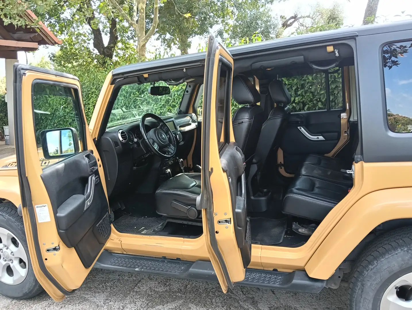 Jeep Wrangler Wrangler Unlimited 2.8 crd Sahara auto E5+ Beige - 2