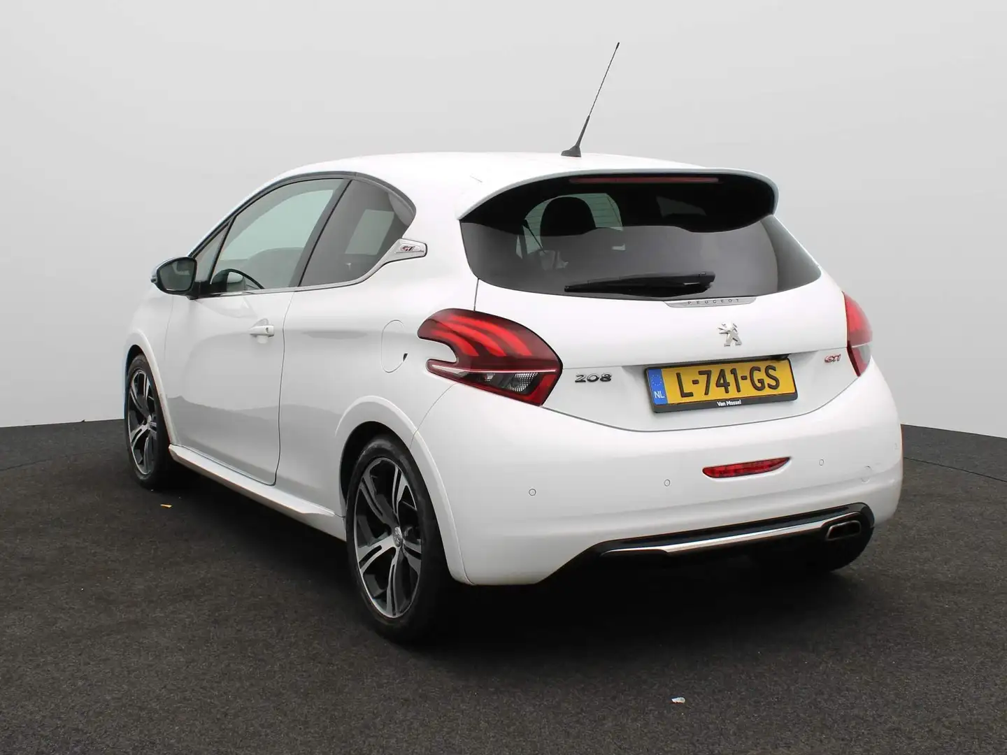 Peugeot 208 GTI 1.6T 208pk | JBL Sound | Navi | Camera | Parke Wit - 2