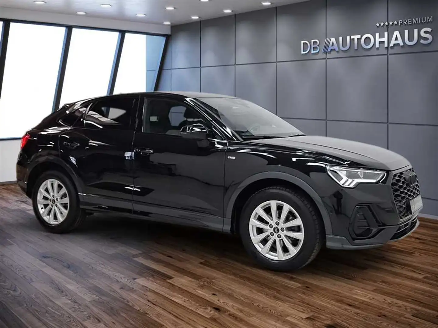 Audi Q3 Sportback S line 35 1.5 TFSI S tronic Černá - 2