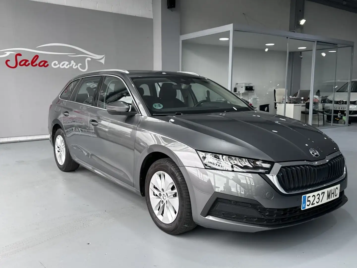 Skoda Octavia 2.0TDI Selection DSG 110kW Grijs - 2